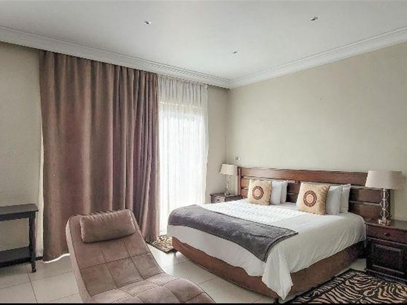 Spacious 3-Bedroom Apartment in Prestigious Zimbali Estat - Photo 8