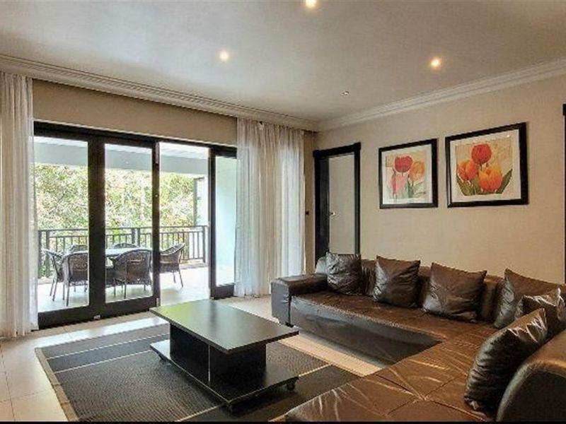 Spacious 3-Bedroom Apartment in Prestigious Zimbali Estat - Photo 2
