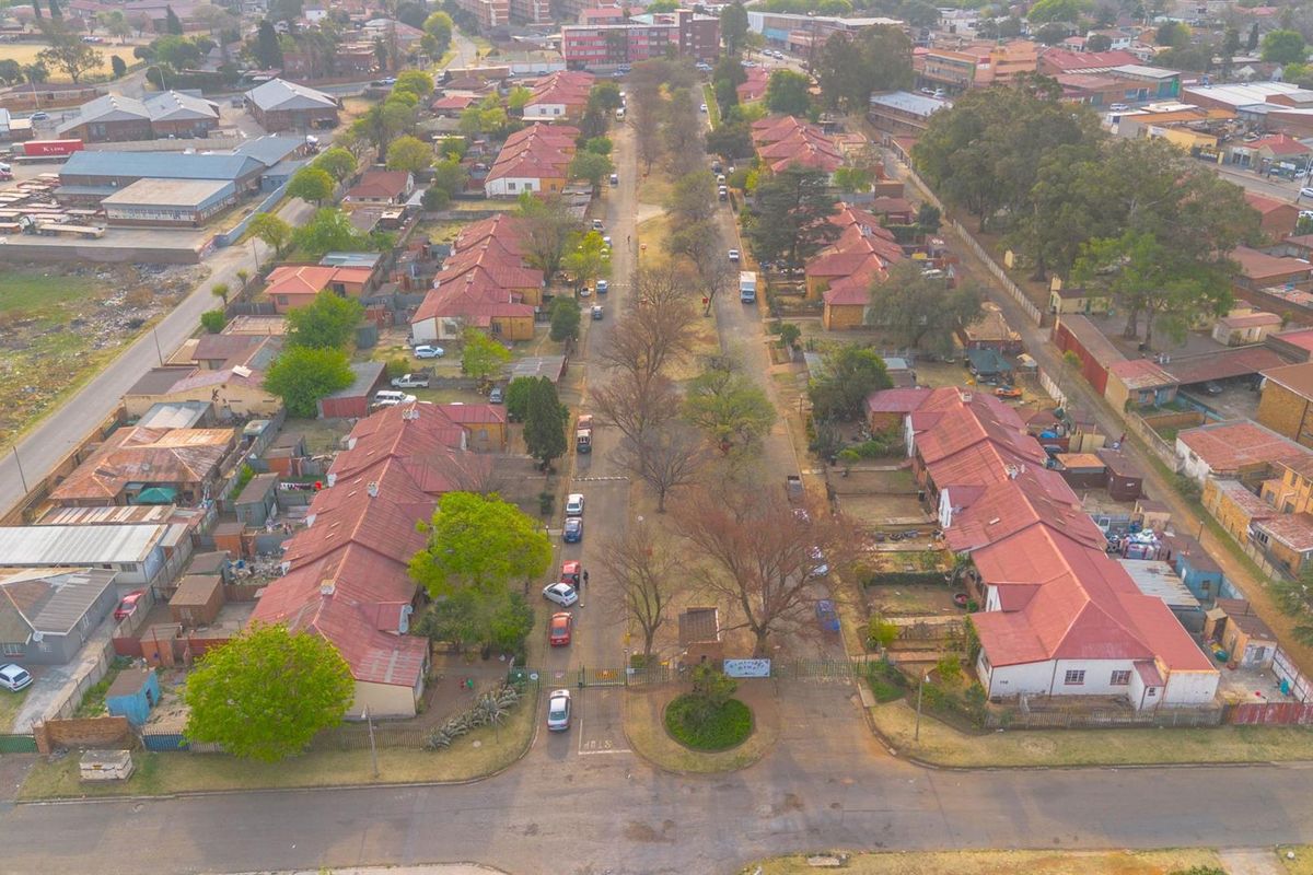 62-Unit Rental Complex with Immediate Income in Growing Ekurhuleni - Photo 2