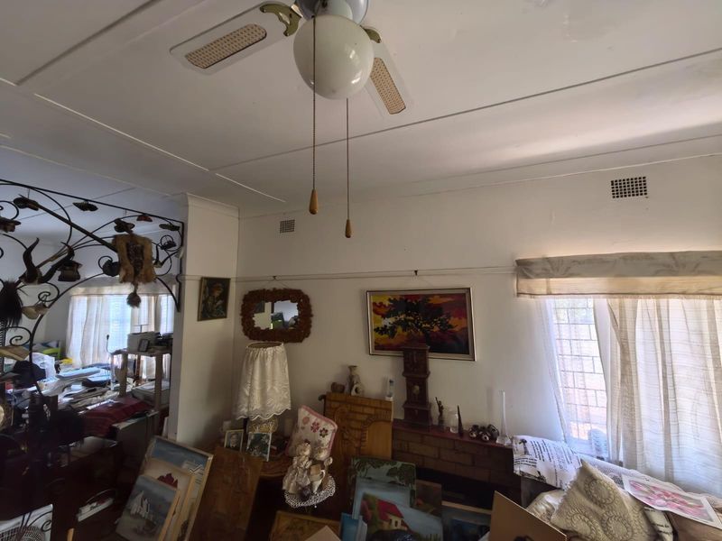 Unlock the Potential: A Spacious Family Canvas in the Heart of Hadison Park, Kimberley - Photo 6