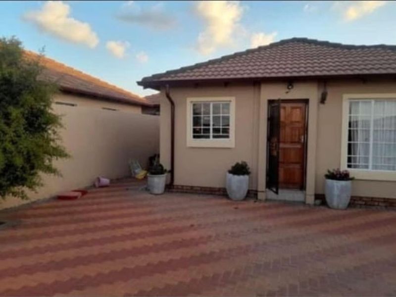 House For Sale in Nellmapius Pretoria Gauteng - Photo 1