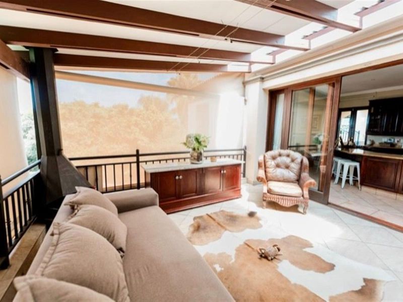 Luxury Residence Overlooking Nature Reserve - Photo 8