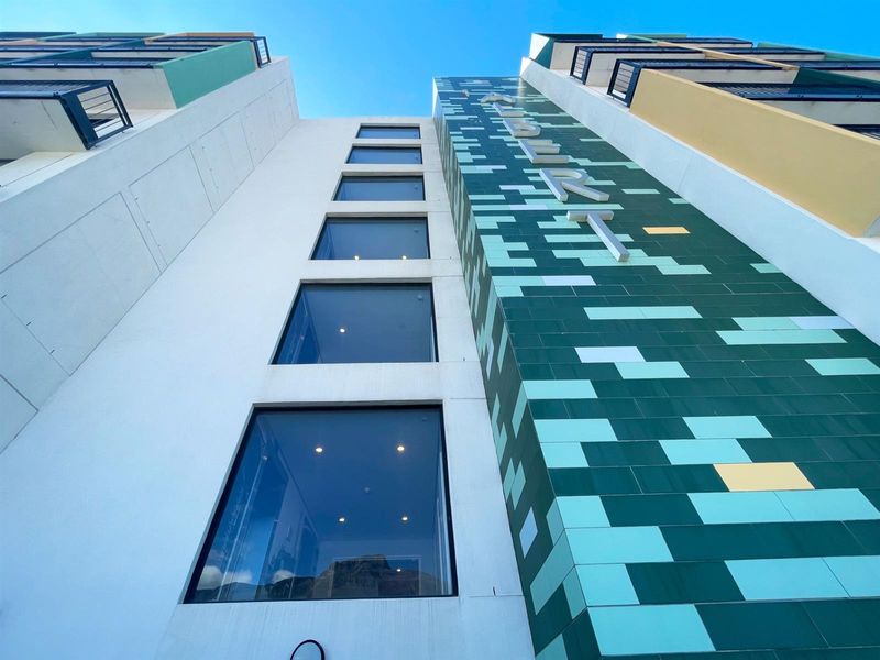 High-Yield Studio Investment with Iconic Cape Town Views in Woodstock - Photo 10