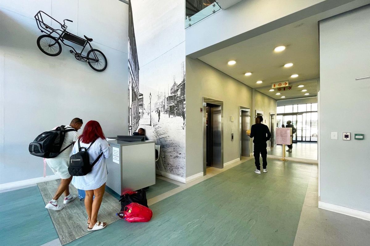 High-Yield Studio Investment with Iconic Cape Town Views in Woodstock - Photo 4