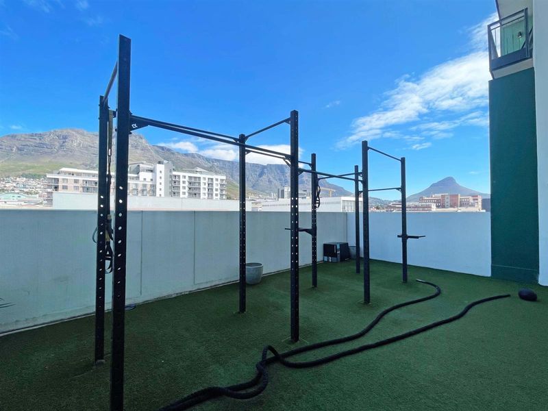 High-Yield Studio Investment with Iconic Cape Town Views in Woodstock - Photo 8