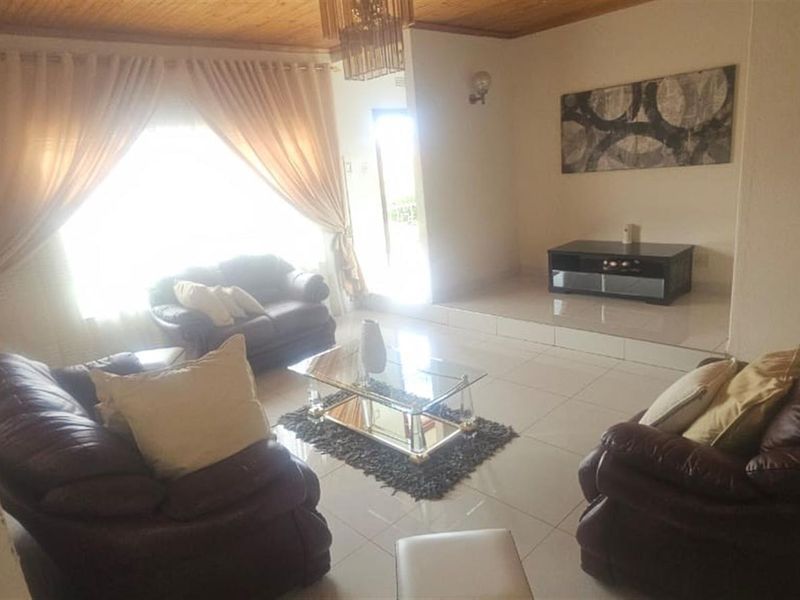 Spacious 4-Bedroom Family Home on a Large Erf - Priced to Sell - Photo 5