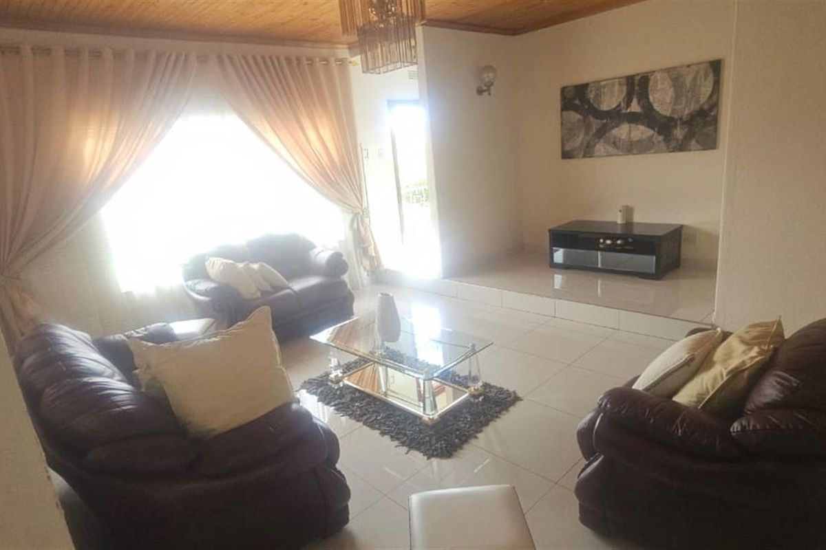 Spacious 4-Bedroom Family Home on a Large Erf - Priced to Sell - Photo 5