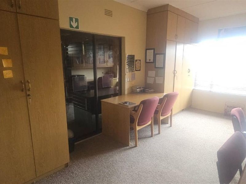 Spacious 4-Bedroom Family Home on a Large Erf - Priced to Sell - Photo 7