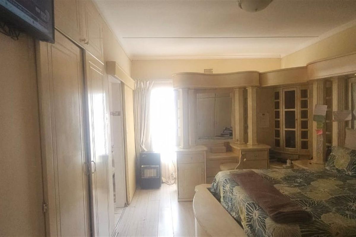 Spacious 4-Bedroom Family Home on a Large Erf - Priced to Sell - Photo 2