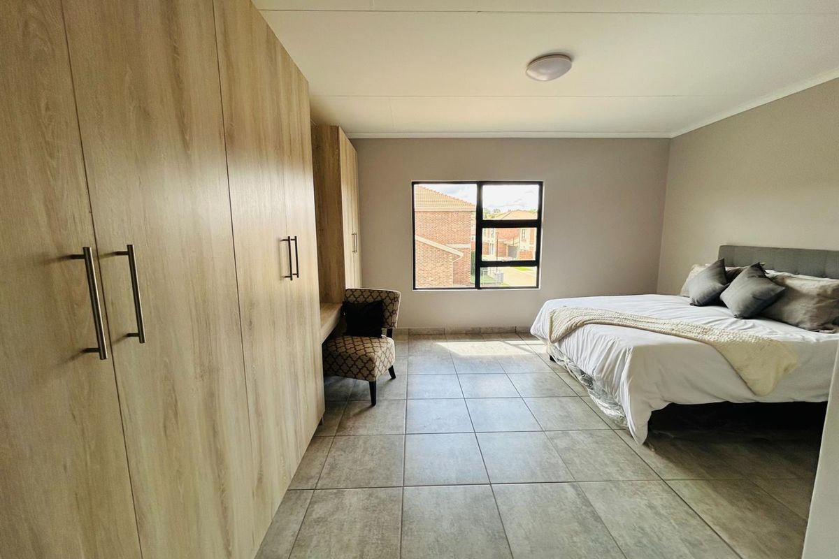 Townhouse For Sale in Jackaroo Park, Witbank - Photo 4