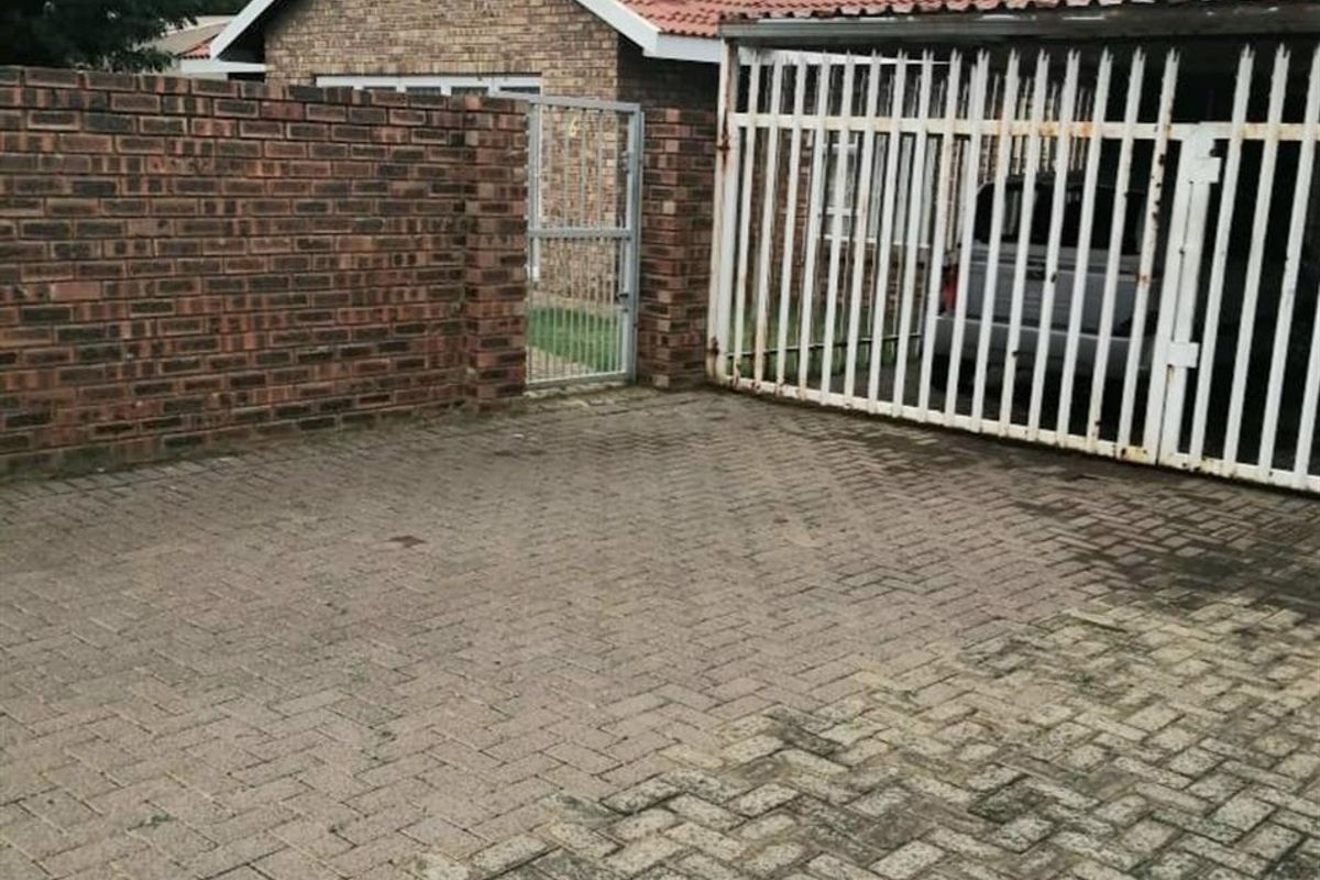 House For Sale in Reyno Ridge, Witbank - Photo 3