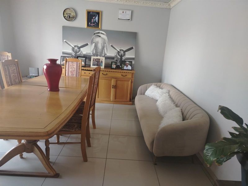 House For Sale in Waldrift, Vereeniging - Photo 2