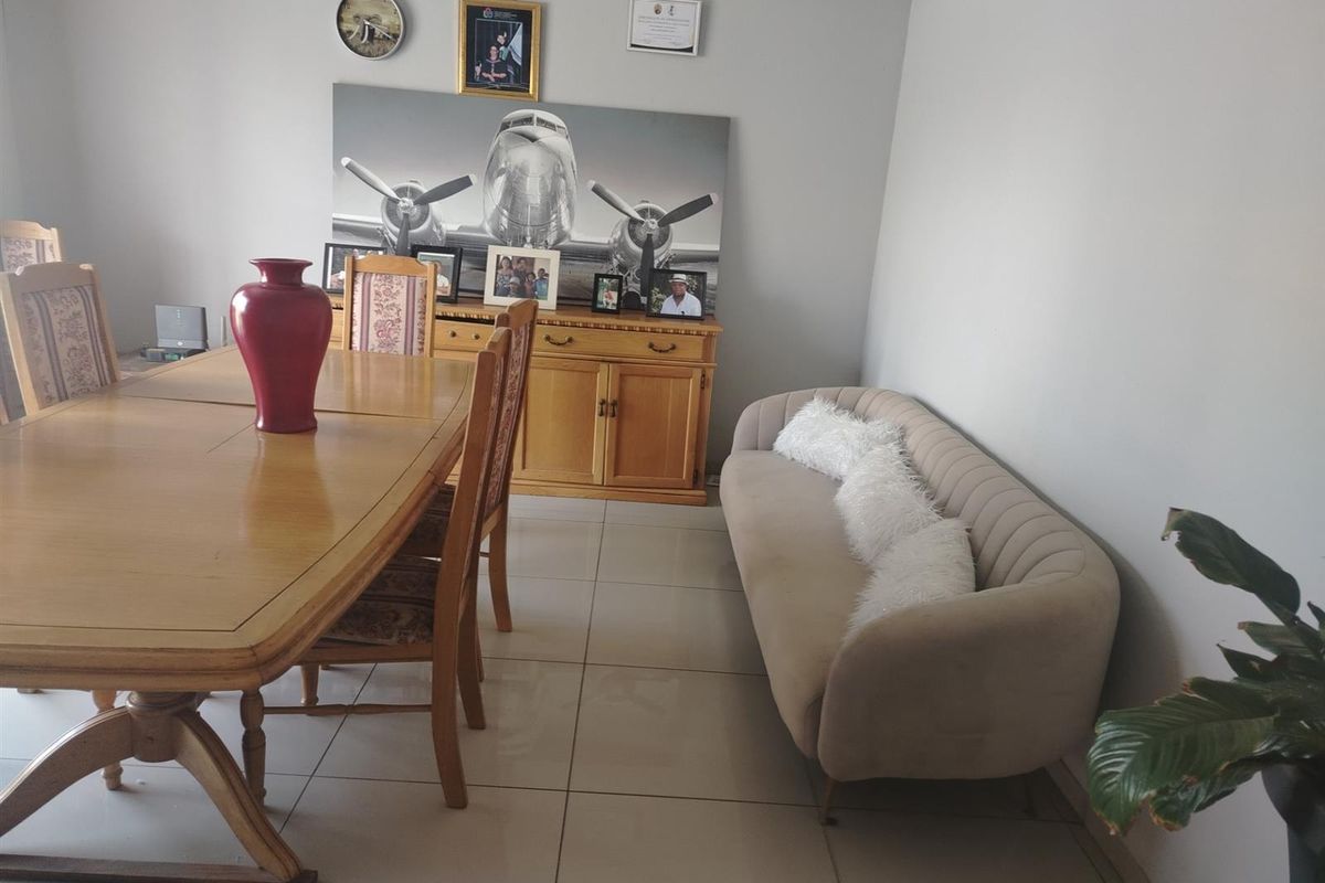 House For Sale in Waldrift, Vereeniging - Photo 2