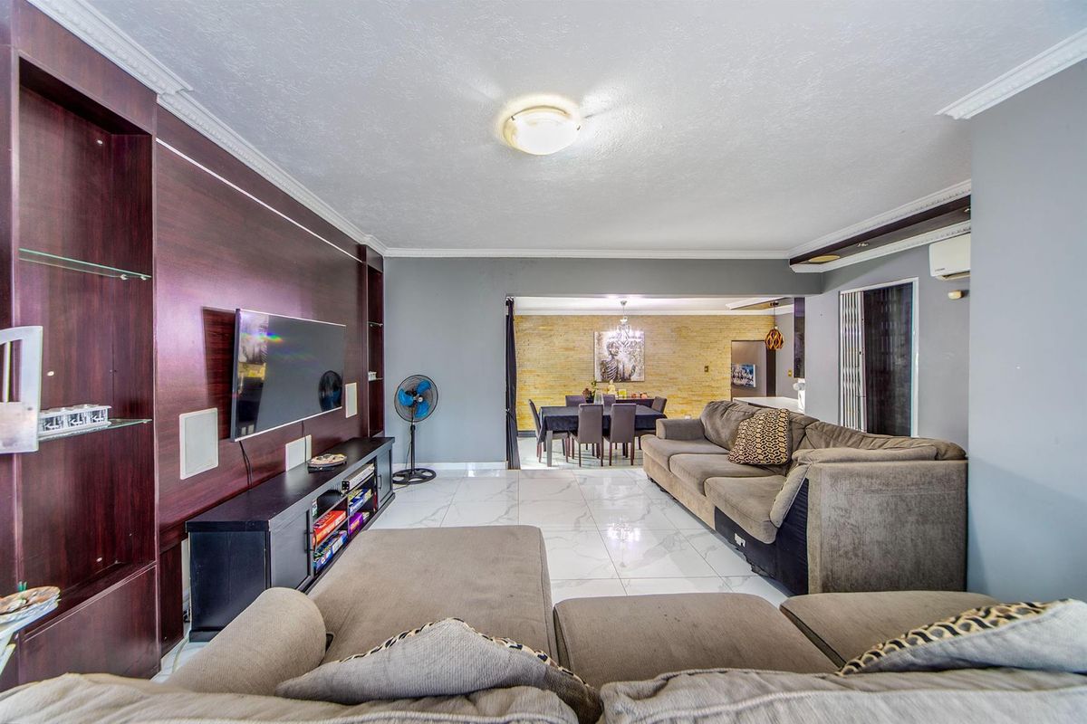 Easy Living - Four Bedroom Townhouse - Photo 5