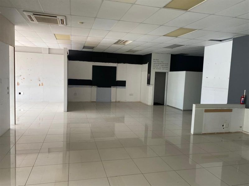 Retail Store To Rent in Kenilworth Upper, Cape Town - Photo 10