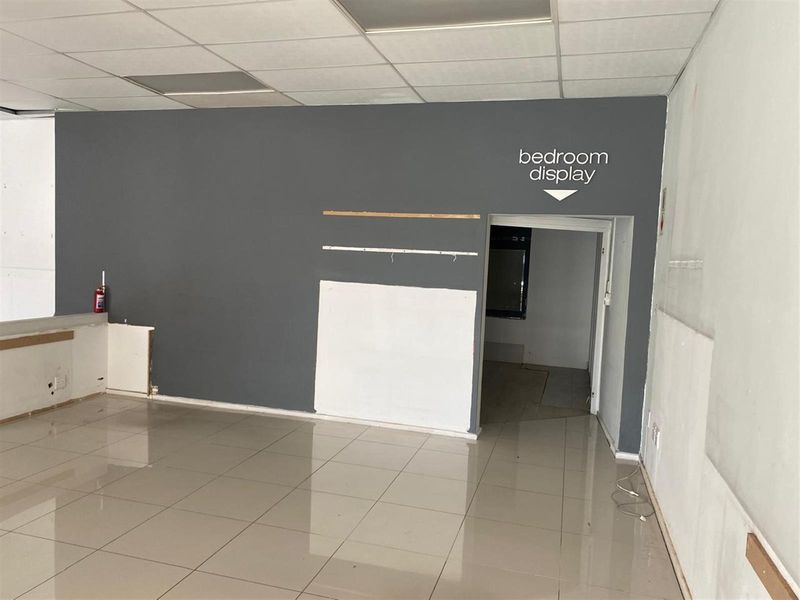 Retail Store To Rent in Kenilworth Upper, Cape Town - Photo 9