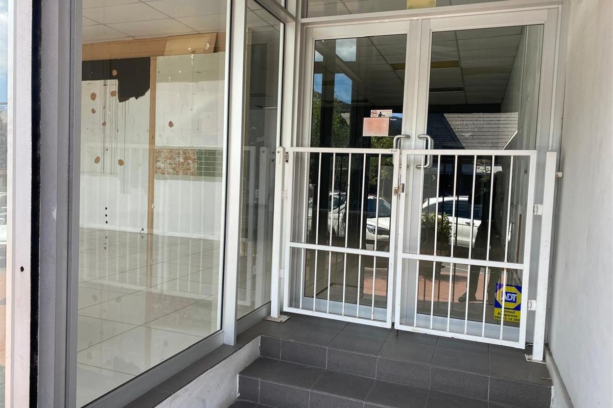 Retail Store To Rent in Kenilworth Upper, Cape Town - Photo 3