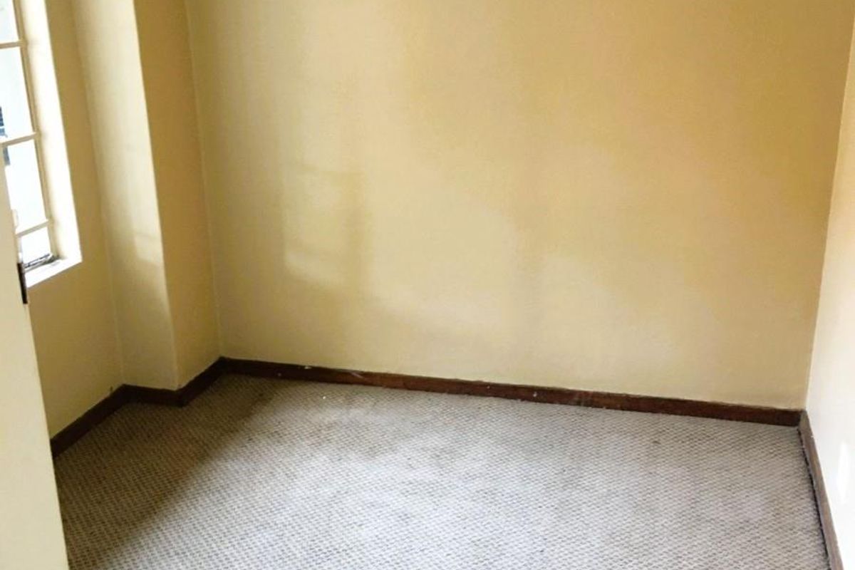 TWO BEDROOM GROUND FLOOR TOWNHOUSE - Photo 4