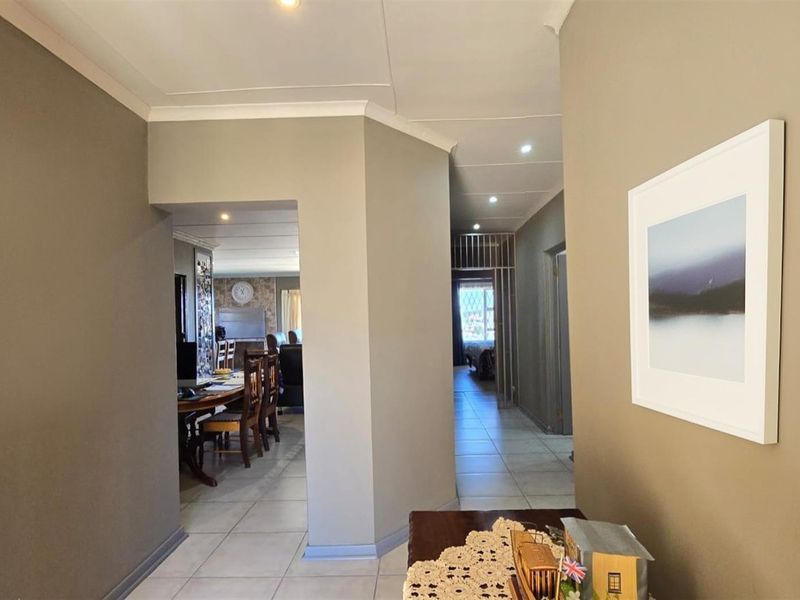 House For Sale in Dana Bay Mossel Bay Western Cape - Photo 5