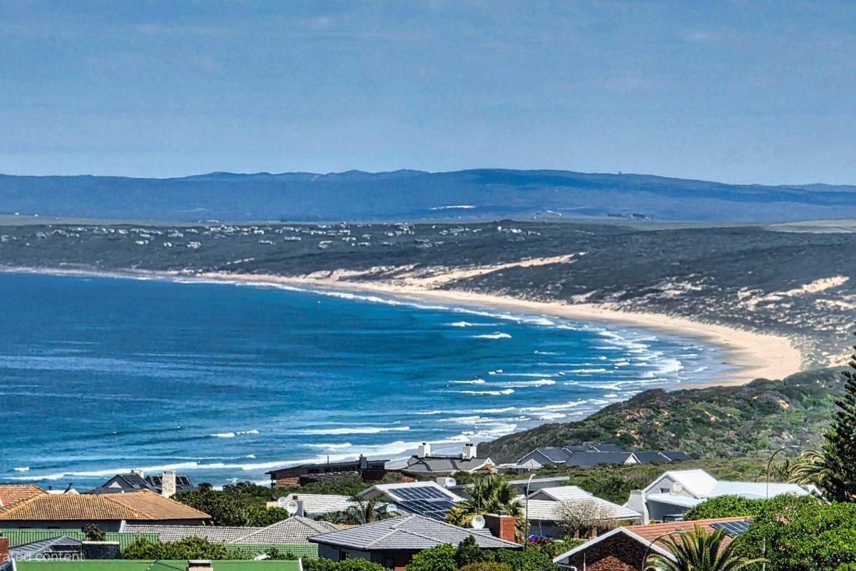 House For Sale in Dana Bay Mossel Bay Western Cape - Photo 2