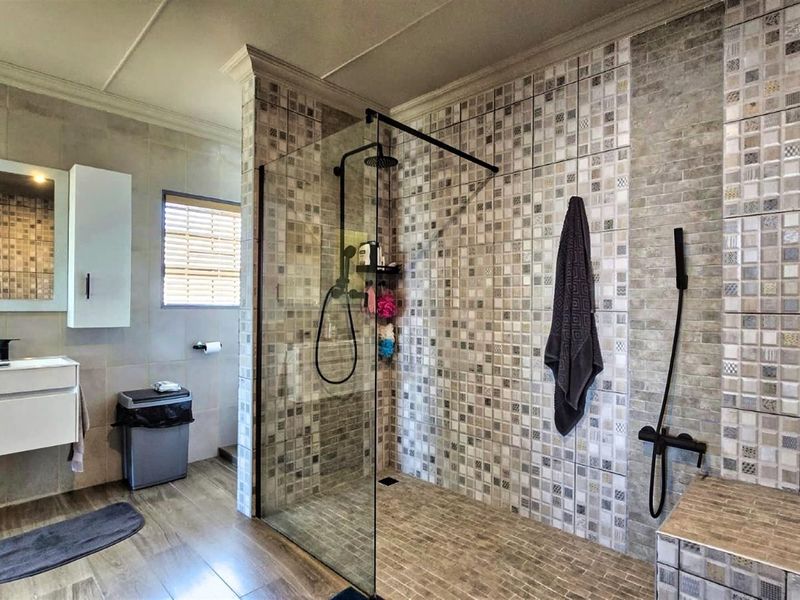 House For Sale in Dana Bay Mossel Bay Western Cape - Photo 9