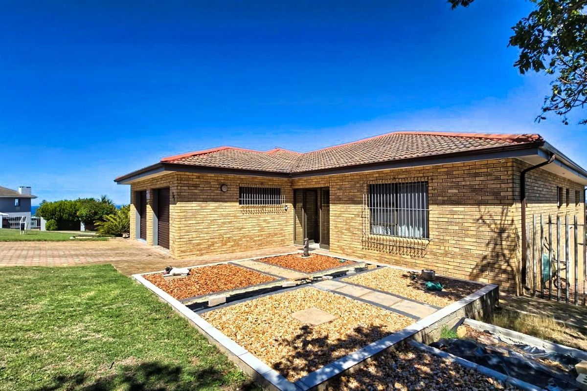 House For Sale in Dana Bay Mossel Bay Western Cape - Photo 3