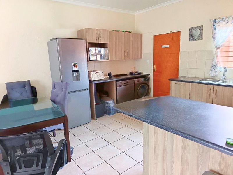 Fresh start in Randpark Ridge, Randburg - Photo 3