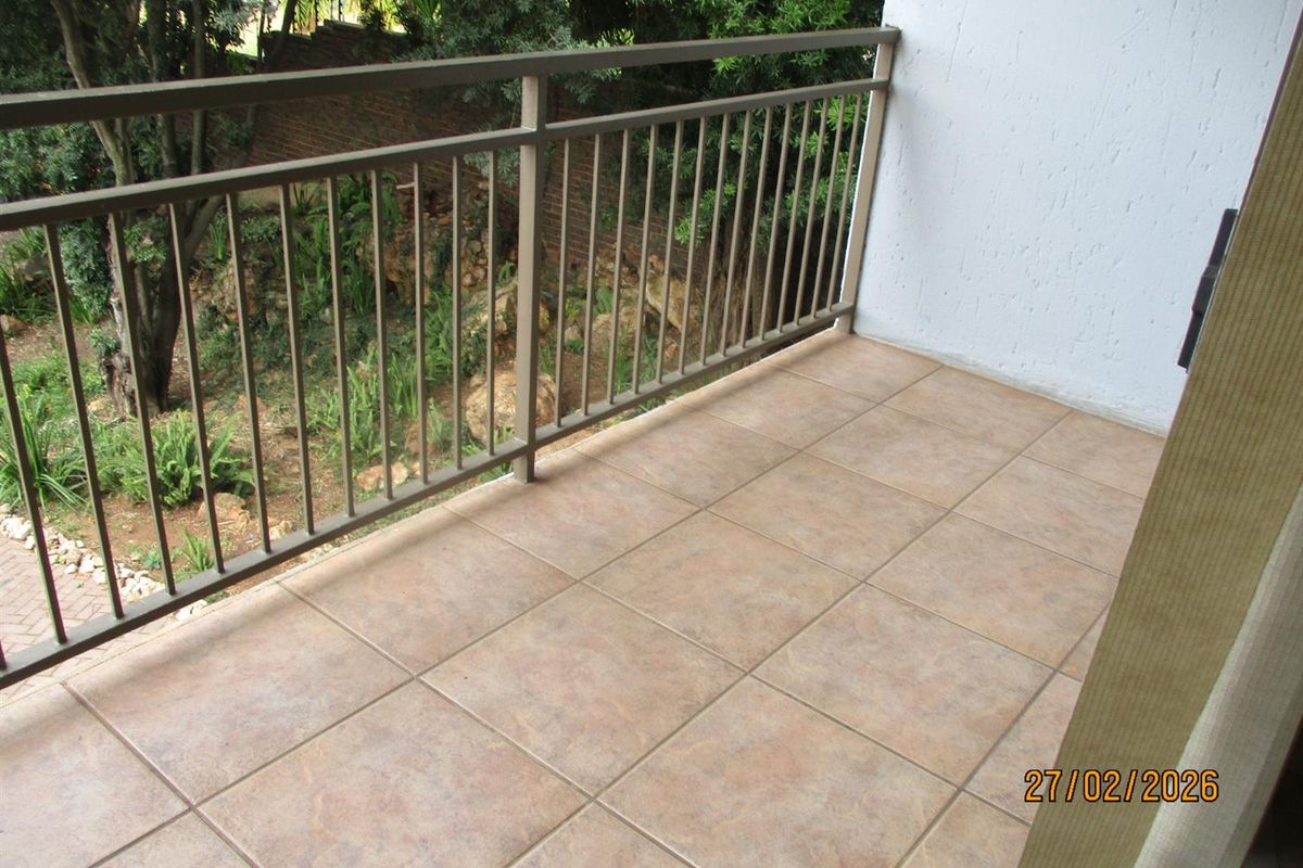 4 Bedroom House with  Offices in Waterkloof Ridge Ext 2 - Photo 2