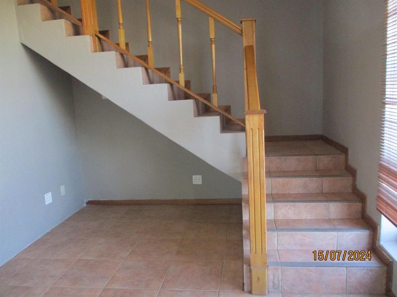 4 Bedroom House with  Offices in Waterkloof Ridge Ext 2 - Photo 9