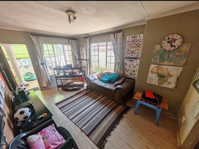 House For Sale in The Orchards, Akasia - Photo 9