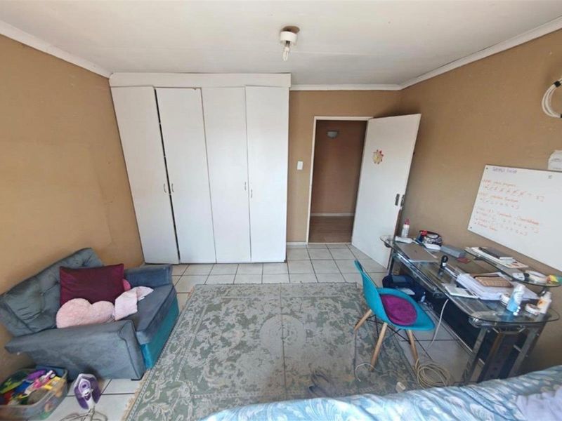 House For Sale in The Orchards, Akasia - Photo 8