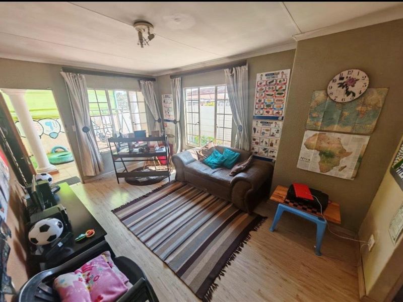 House For Sale in The Orchards, Akasia - Photo 6