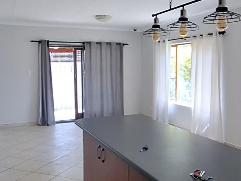 Move-In Ready Family Home in Aerorand - Secure, Well Maintained and Perfectly Located - DUAL MANDATE - Photo 7