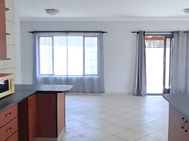 Move-In Ready Family Home in Aerorand - Secure, Well Maintained and Perfectly Located - DUAL MANDATE - Photo 6