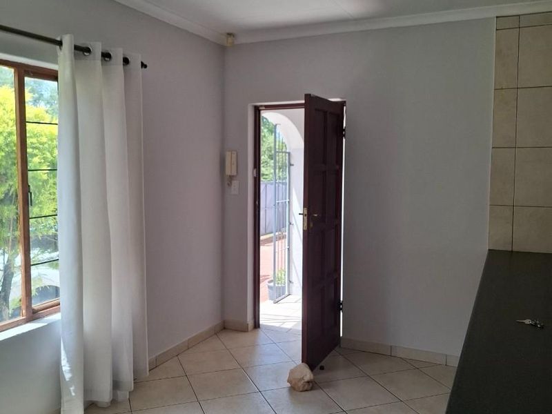 Move-In Ready Family Home in Aerorand - Secure, Well Maintained and Perfectly Located - DUAL MANDATE - Photo 5