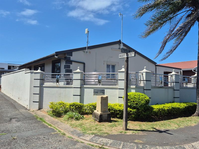 Stunning 3 bedroom family home For Sale - Photo 2