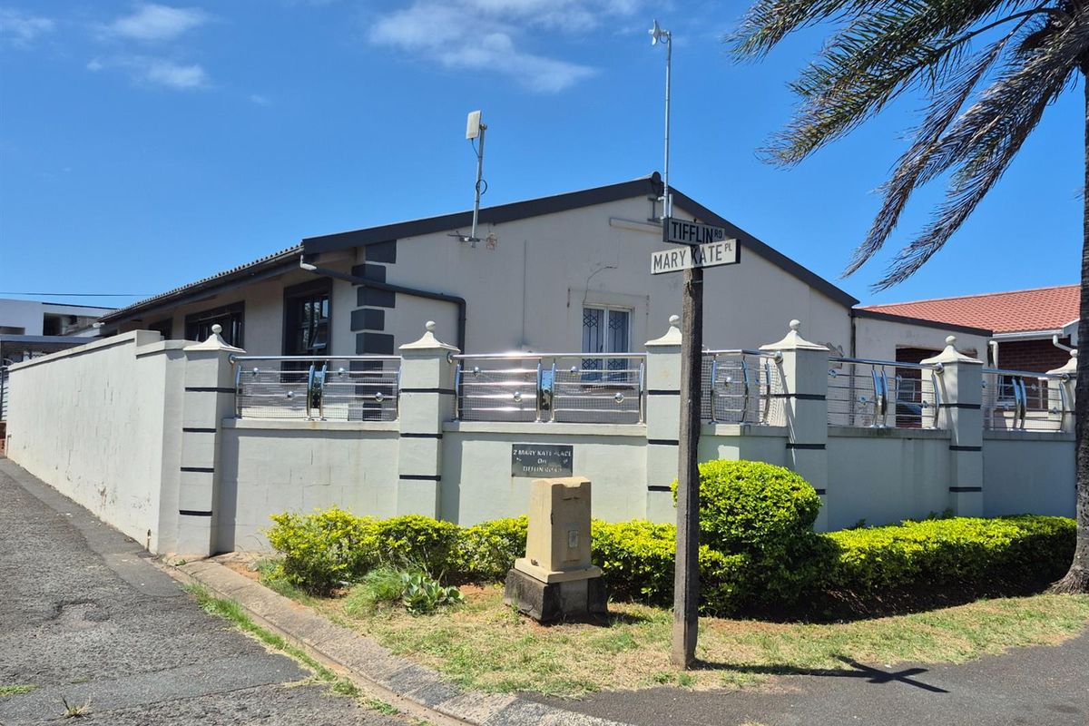 Stunning 3 bedroom family home For Sale - Photo 2