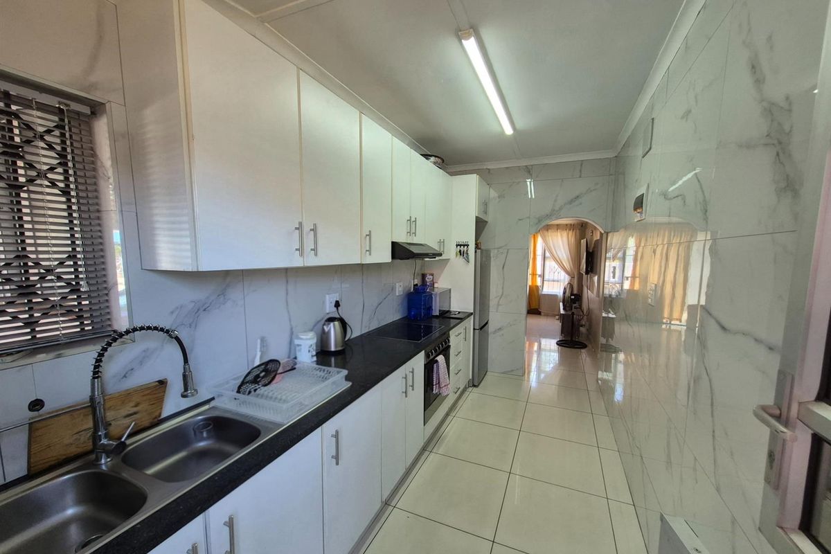 Stunning 3 bedroom family home For Sale - Photo 4