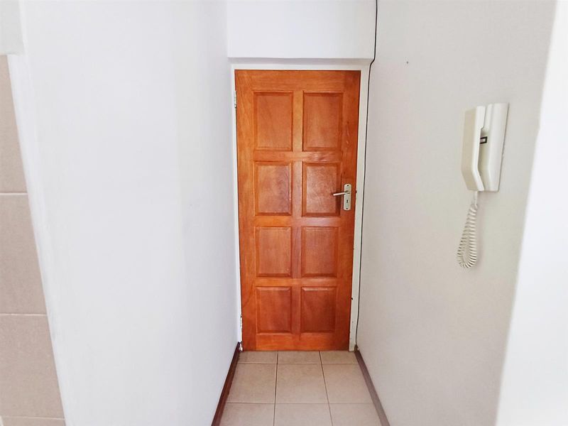 Exquisite Florida Road Apartment for  Rent - Photo 4