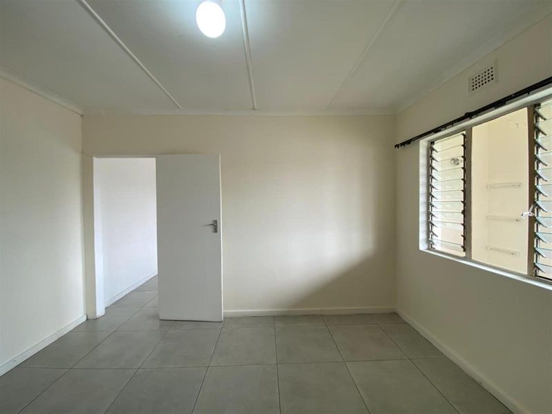 Apartment To Rent in New Germany, Pinetown, KwaZulu Natal R6500 - Photo 4