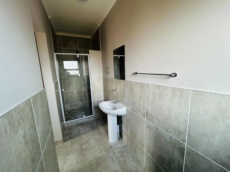 House For Sale in Die Heuwel, Witbank - Photo 5