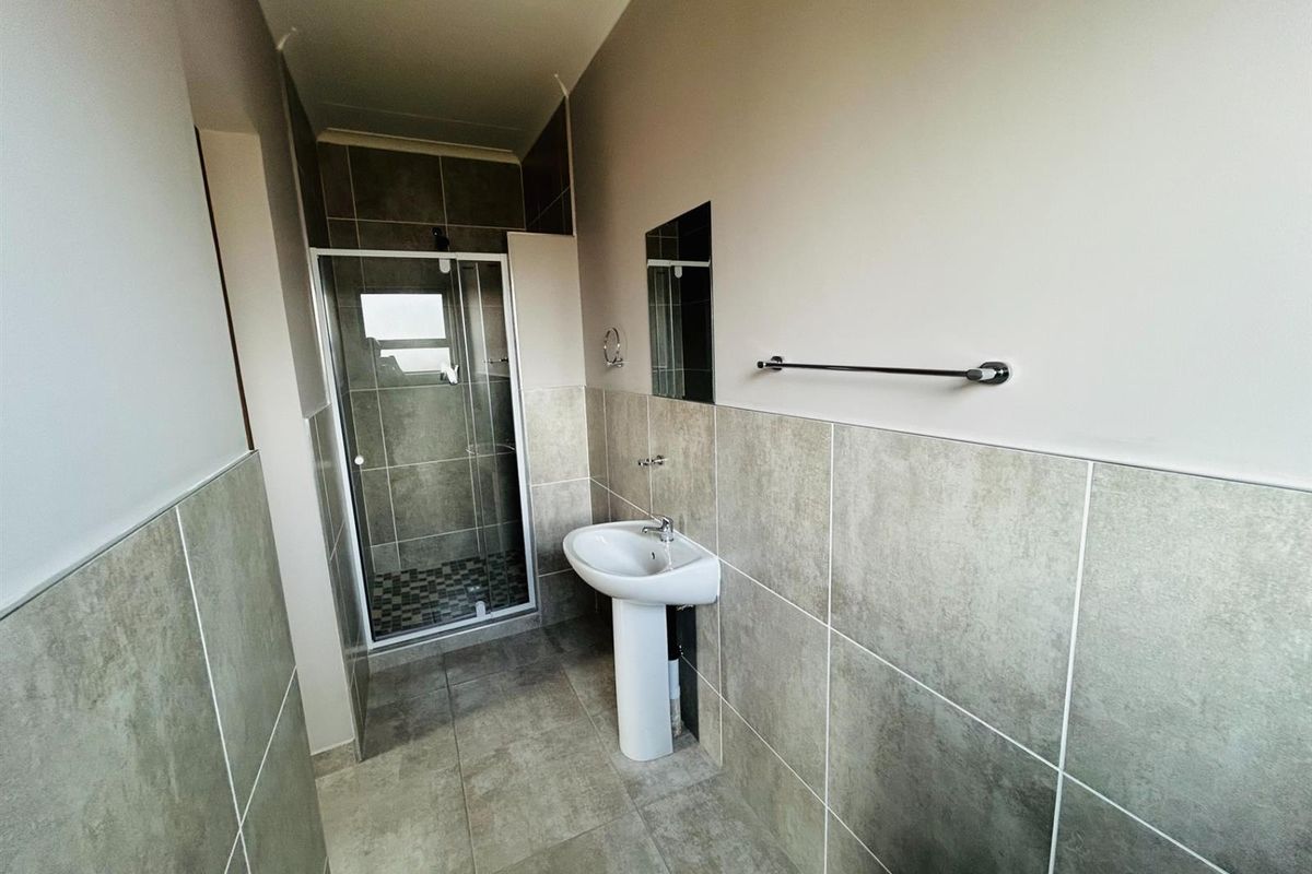 House For Sale in Die Heuwel, Witbank - Photo 5
