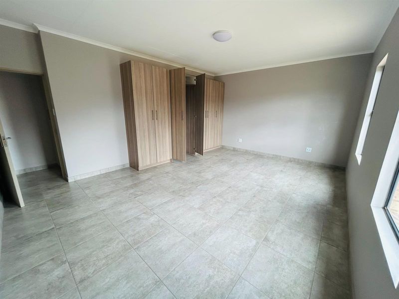 House For Sale in Die Heuwel, Witbank - Photo 2