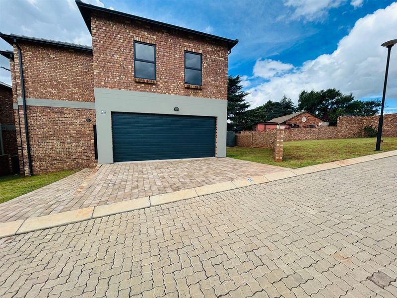 House For Sale in Die Heuwel, Witbank - Photo 9