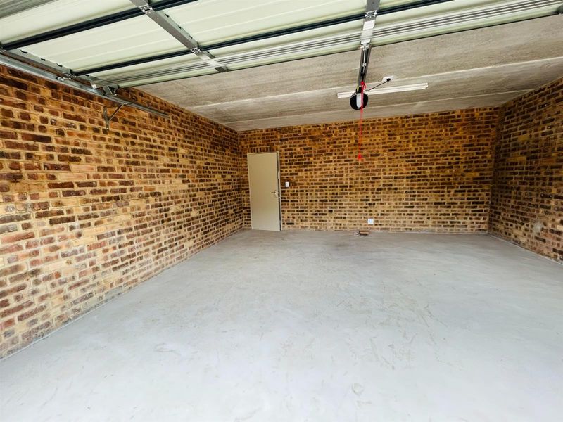 House For Sale in Die Heuwel, Witbank - Photo 8