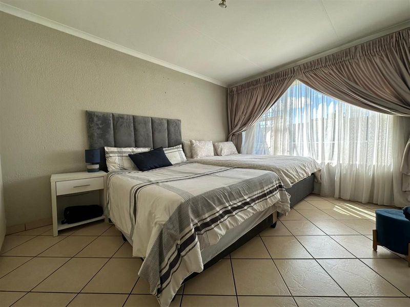 Priced to sell  /  Best value in the complex - Photo 7