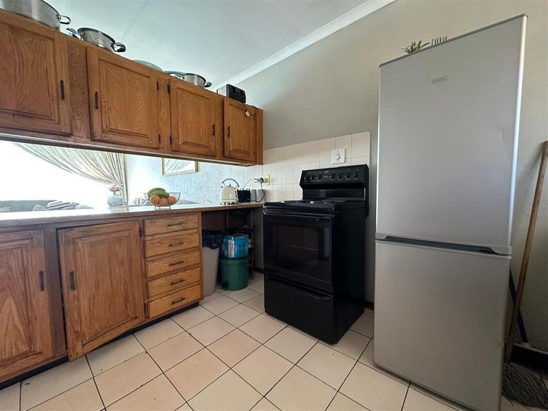 Priced to sell  /  Best value in the complex - Photo 5