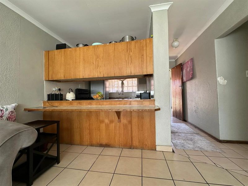 Priced to sell  /  Best value in the complex - Photo 6