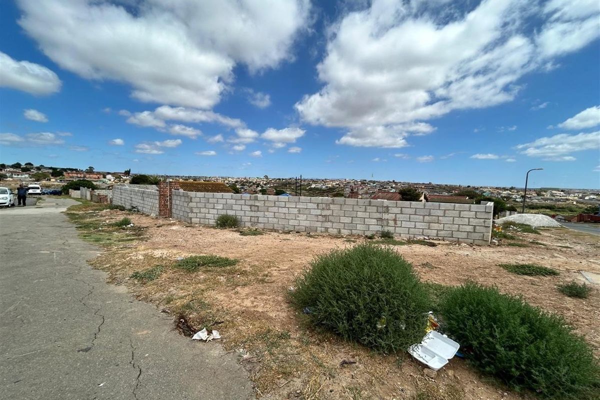Prime Business Opportunity - 702m2 Walled Vacant Land in Bethelsdorp, Gqeberha - Photo 2