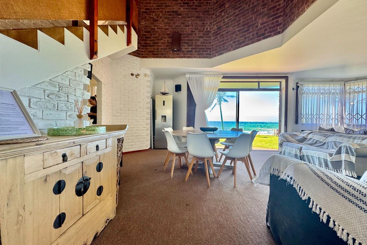 Architecturally Striking Beachfront Home - Photo 5